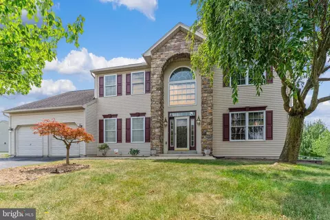 124 Penrose Ave, Blandon, PA 19510