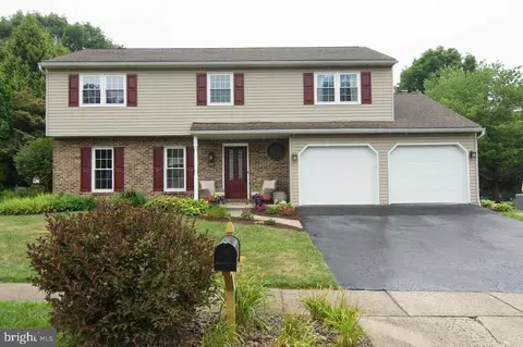 806 Apple Dr, Wyomissing, PA 19610