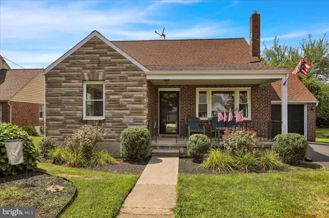 8 Valley Rd, Reading, PA 19610