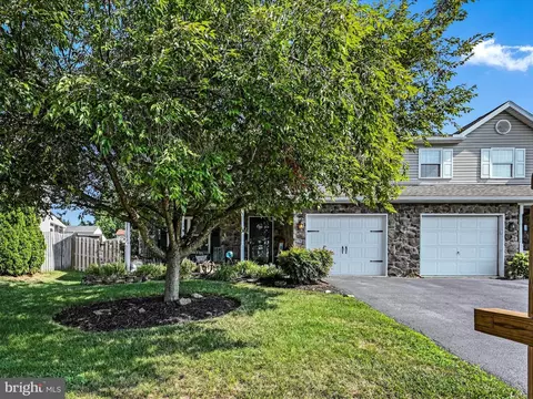 1032 Georgetown Dr, Reading, PA 19605