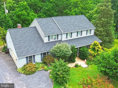 210 Fry Rd, Fleetwood, PA 19522