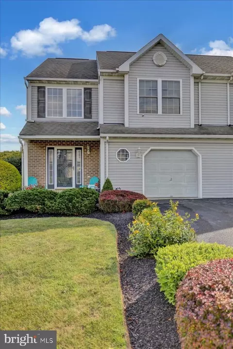21 Michigan Dr, Reading, PA 19608