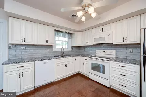 709 Tamarack Trl, Reading, PA 19607 photo 9