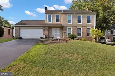 Exterior - 42 Par Dr, Reading, PA 19607 photo 3 of 10