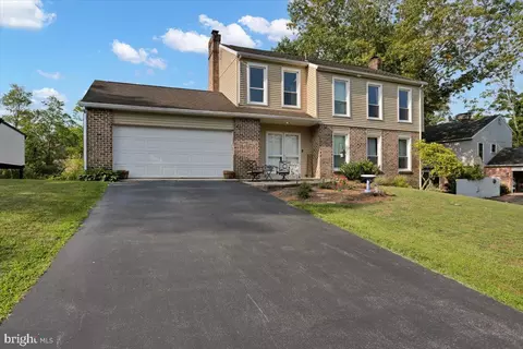 Exterior - 42 Par Dr, Reading, PA 19607 photo 2 of 10