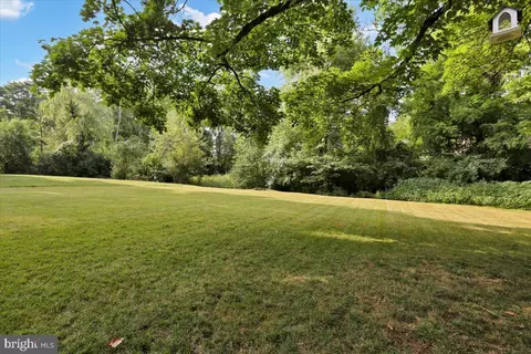 Exterior - 42 Par Dr, Reading, PA 19607 photo 6 of 10