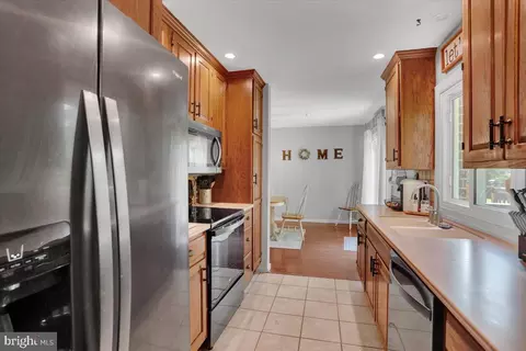 Kitchen - 42 Par Dr, Reading, PA 19607 photo 2 of 3