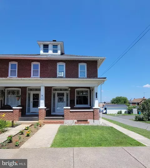 123 E Smith St, Topton, PA 19562