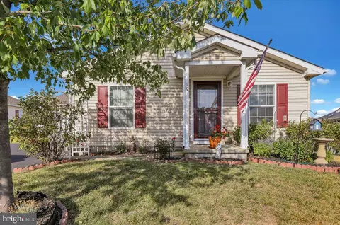 19 Middlemarch Rd, Douglassville, PA 19518