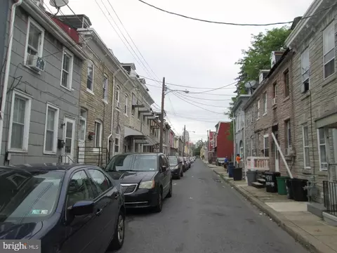 437 Minor St, Reading, PA 19602 photo 3