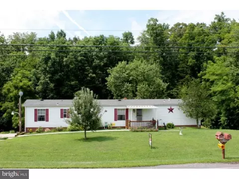 3 Laub Ln, Mohnton, PA 19540