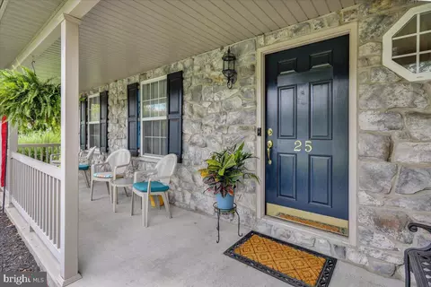 Exterior - 25 Thymebrook Dr, Reading, PA 19606 photo 2 of 5