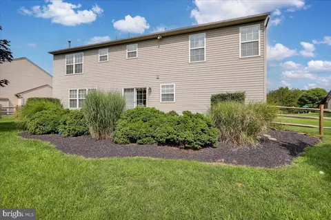 Exterior - 25 Thymebrook Dr, Reading, PA 19606 photo 4 of 5