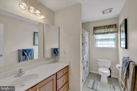 Bath - 25 Thymebrook Dr, Reading, PA 19606 photo 1 of 1
