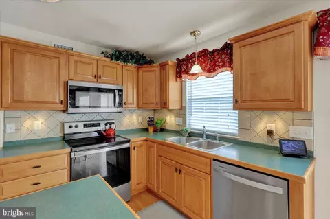 Kitchen - 25 Thymebrook Dr, Reading, PA 19606 photo 3 of 4