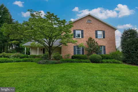 1923 Squire Ct, Wyomissing, PA 19610