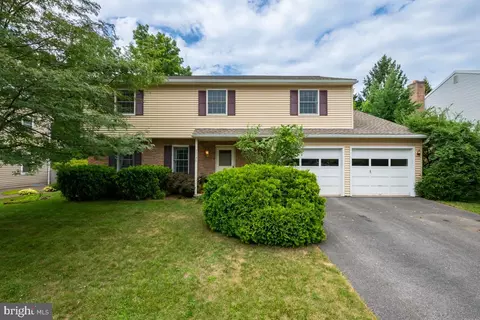 2019 Gring Dr, Wyomissing, PA 19610