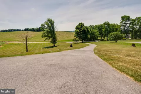 105 Reifsnyder Rd, Douglassville, PA 19518 photo 3