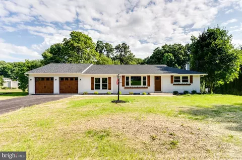 3941 Pricetown Rd, Fleetwood, PA 19522