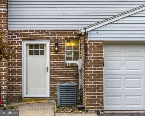 1119 Fox Run, Reading, PA 19606 photo 4
