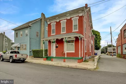 15 W Washington St, Fleetwood, PA 19522