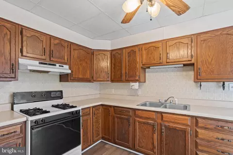 2254 Reading Ave, Reading, PA 19609 photo 14