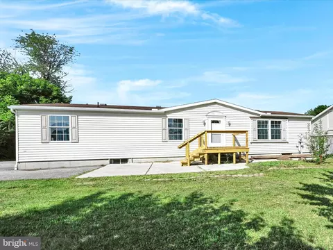1022 Park Rd, Leesport, PA 19533