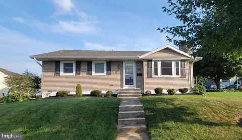 314 W Franklin St, Topton, PA 19562