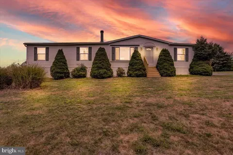 762 Hickory Rd, Mohrsville, PA 19541