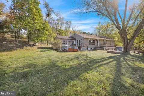 1069 Hex Hwy, Hamburg, PA 19526