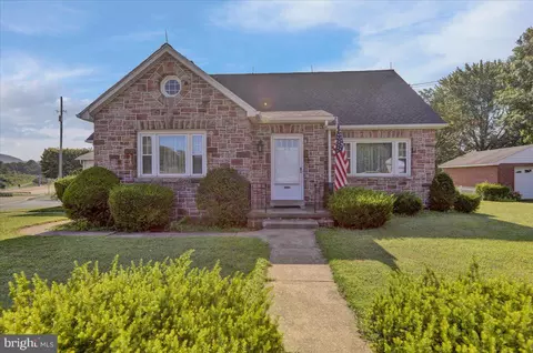 419 N 5th St, Hamburg, PA 19526