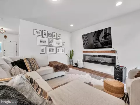 Living - 1115 Ryebrook Rd, Sinking Spring, PA 19608 photo 1 of 2