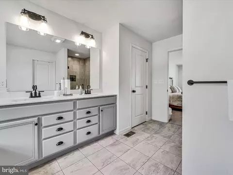 Entry Way - 1115 Ryebrook Rd, Sinking Spring, PA 19608 photo 4 of 6