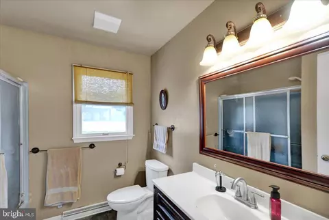 Bath - 3044 Marcor Dr, Reading, PA 19608 photo 1 of 3