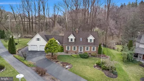 1216 Riverview Dr, Reading, PA 19605