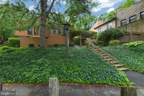 168 Oakmont Ct, Reading, PA 19607 photo 2