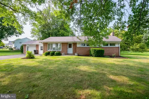 909 Nicholson Ave, Douglassville, PA 19518