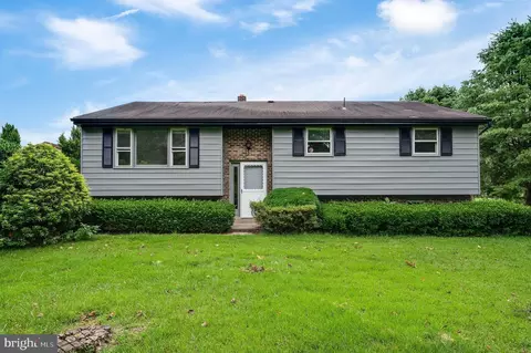 62 Manor Dr, Mohrsville, PA 19541