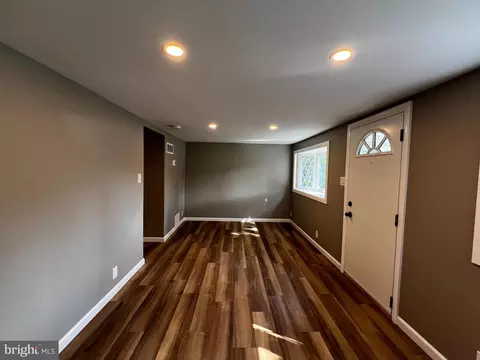 Living - 1415 Wayne St, Reading, PA 19601 photo 2 of 2