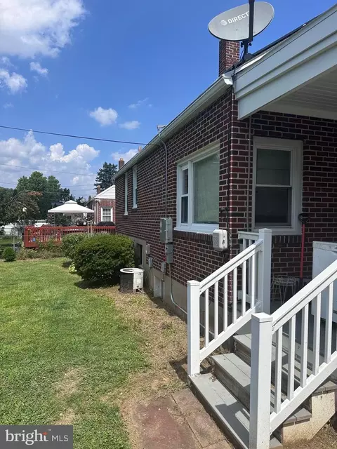 109 Eric Ave, Reading, PA 19607 photo 3