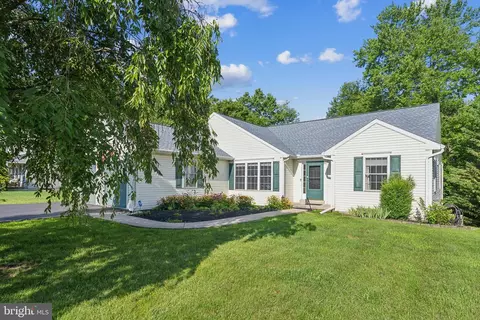 209 W Morlatton Rd, Douglassville, PA 19518