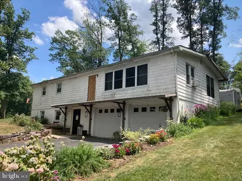 210 Dove Rd, Fredericksburg, PA 17026