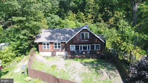 17 Spitzenberg Ln, Kempton, PA 19529