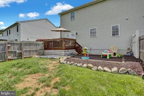Exterior - 239 Bainbridge Cr, Reading, PA 19608 photo 5 of 6