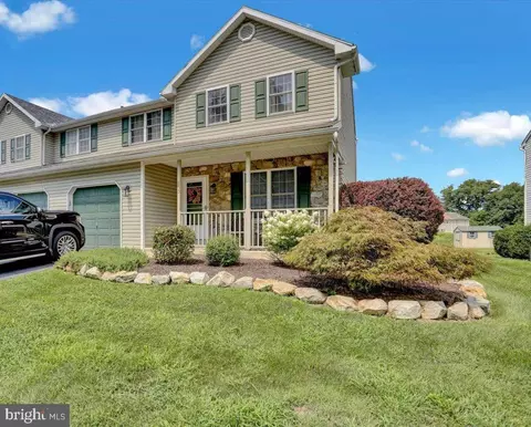 239 Bainbridge Cr, Reading, PA 19608