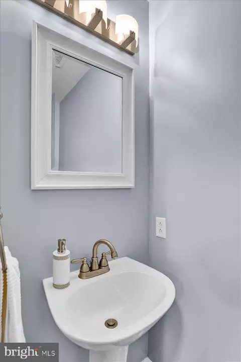 Bath - 239 Bainbridge Cr, Reading, PA 19608 photo 1 of 5