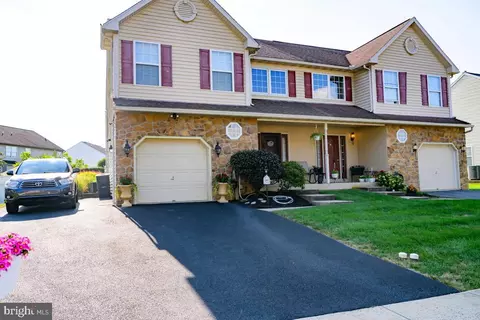 41 Michigan Dr, Reading, PA 19608