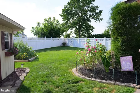 41 Michigan Dr, Reading, PA 19608 photo 6