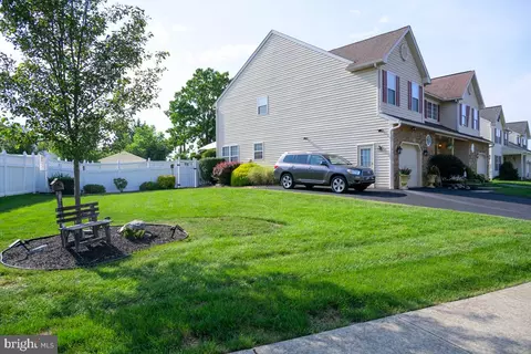 41 Michigan Dr, Reading, PA 19608 photo 3