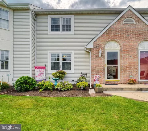 15 4 Cranberry Rdg, Reading, PA 19606